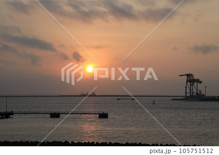那覇港夕景 那覇港夕景 105751512
