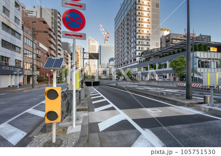 東京都中央区、港区の築地虎ノ門トンネル 105751530