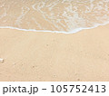 白い砂浜と波打ち際3 105752413
