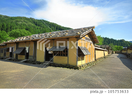 【福井県】晴天の一乗谷朝倉氏遺跡（復原町並） 105753633