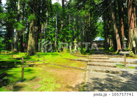 【福井県】平泉寺白山神社の拝殿と今宮社 105757741