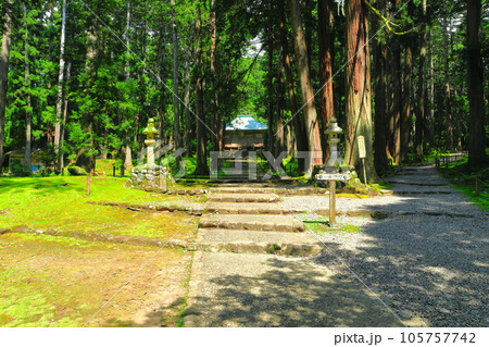 【福井県】平泉寺白山神社の拝殿 【福井県】平泉寺白山神社の拝殿 105757742