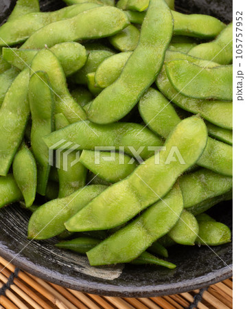 茹でた枝豆 茹でた枝豆 105757952