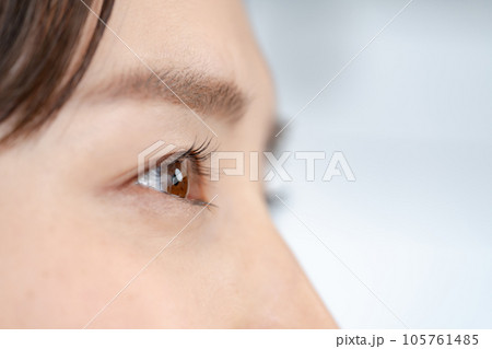 女性 目元 女性 目元 105761485