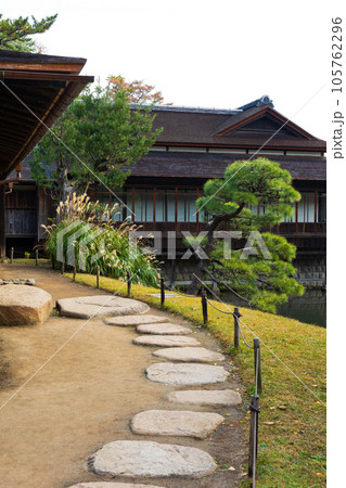 横浜本牧の秋 紅葉の三溪園 臨春閣 横浜本牧の秋 紅葉の三溪園 臨春閣 105762296
