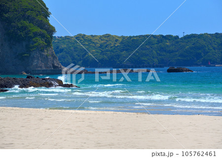 伊豆半島・南伊豆・入田浜、海外リゾートを思わせる優雅な浜辺、南国のような風景・静岡県下田市(5) 105762461