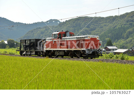 小浜線を行くDE101119ホキ配給列車 105763027