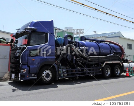 汚泥吸引車 105763892