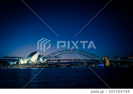 オペラハウスとハーバーブリッジ 105764784