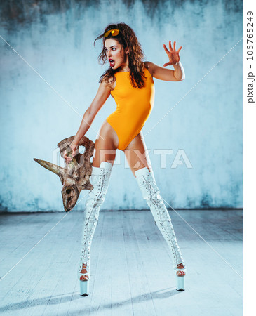 Young woman posing 105765249