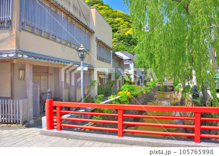 伊豆半島・南伊豆・下田ペリーロード・レトロな街並みと枝垂柳が印象的な風景・静岡県下田市(5) 105765998