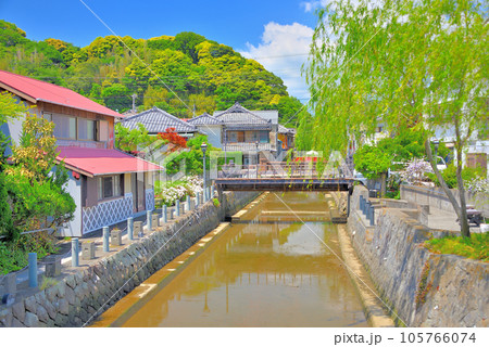 伊豆半島・南伊豆・下田ペリーロード、なまこ壁と枝垂柳、街路灯が造るレトロな風景・静岡県下田市(11) 伊豆半島・南伊豆・下田ペリーロード、なまこ壁と枝垂柳、街路灯が造るレトロな風景・静岡県下田市(11) 105766074