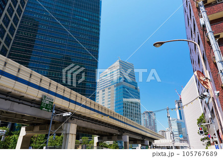 東京　六本木の街並み 105767689