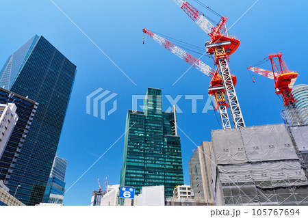 東京　六本木の街並み 105767694