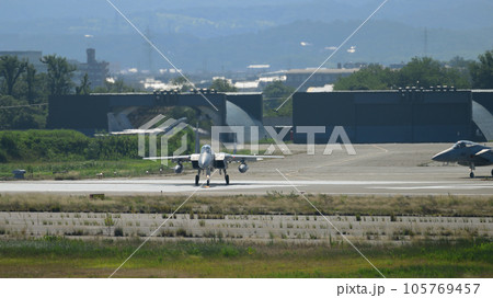 輝く航空自衛隊F-15戦闘機 輝く航空自衛隊F-15戦闘機 105769457