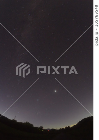 北杜市白州町、東の空に昇る木星とおうし座 北杜市白州町、東の空に昇る木星とおうし座 105769549