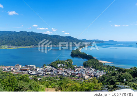 [京都府]晴天の天橋立（飛龍観の風景） 105770785