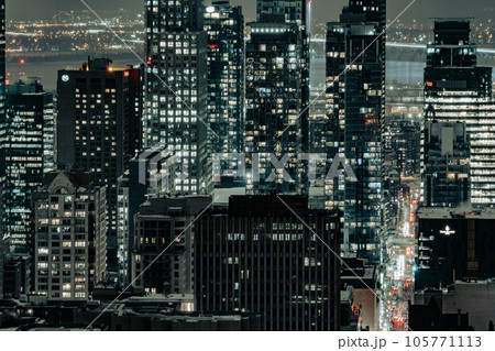 モントリオールの夜景（コンディアロンク） 105771113
