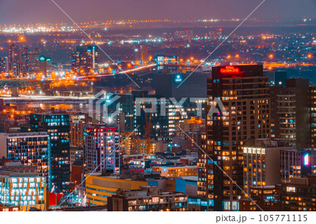 モントリオールの夜景（コンディアロンク） 105771115