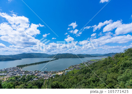 [京都府]晴天の天橋立（昇龍観の風景） 105771425