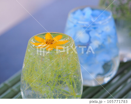 北海道の風景 夏の美瑛神社 105771783