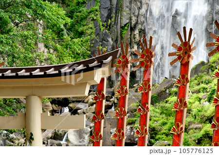 那智の扇祭り(十二の扇神輿・那智の滝)　 【和歌山県那智勝浦町】 105776125