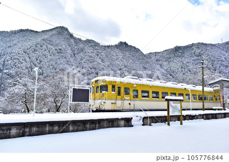 安野駅跡　安野駅　廃線　広島　冬　雪景色 105776844