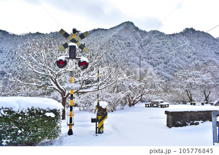 安野駅跡　安野駅　廃線　広島　冬　雪景色 105776845