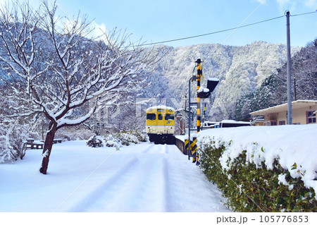 安野駅跡　安野駅　廃線　広島　冬　雪景色 105776853