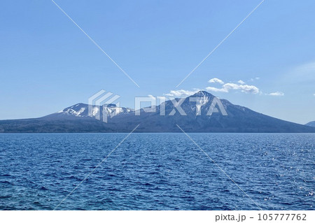 支笏湖と樽前山と風不死岳 105777762