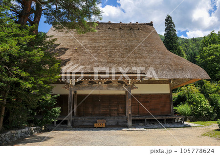 世界遺産白川郷合掌造りの美しい風景 世界遺産白川郷合掌造りの美しい風景 105778624