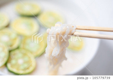 豆腐冷麺　写真素材 105779739