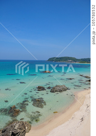 角島の美しい海と青空の絶景 角島の美しい海と青空の絶景 105780532
