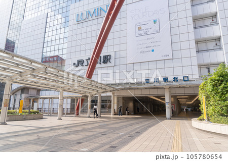 駅前風景　立川駅 105780654