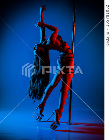 Young woman pole dancer 105781062