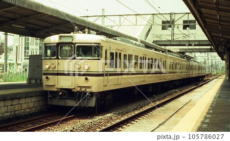 【JR西日本】115系〜新福知山線色〜(呉線:海田市駅) 【JR西日本】115系〜新福知山線色〜(呉線:海田市駅) 105786027