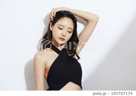 若い女性のヘルシーなポートレート 105787174