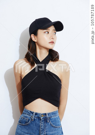 若い女性のヘルシーなポートレート 105787189