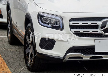 輸入車イメージ　メルセデスベンツGLBのフロントマスク 105789915