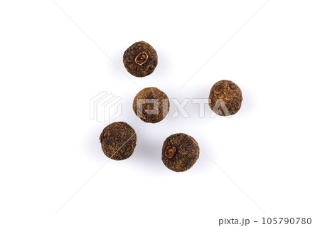 Black pepper isolated on white background 105790780