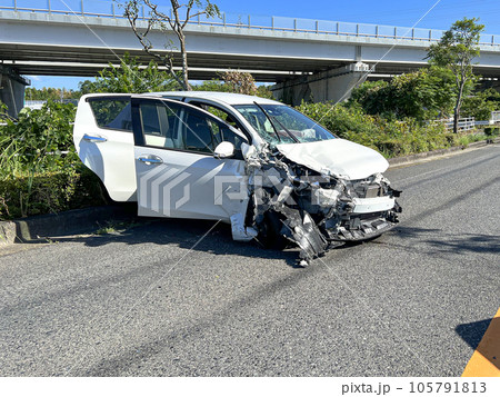 交通事故 事故車 交通事故 事故車 105791813