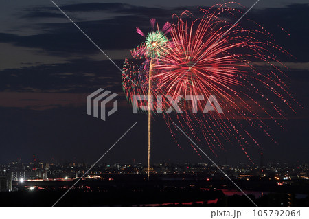 荒川：戸田橋花火大会 SkyFantasia 東西光宴（2023年） 105792064