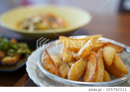手作りポテトフライ 105792111
