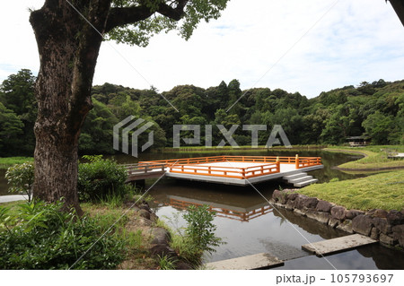 伊勢神宮・外宮 勾玉池と舞台 伊勢神宮・外宮 勾玉池と舞台 105793697