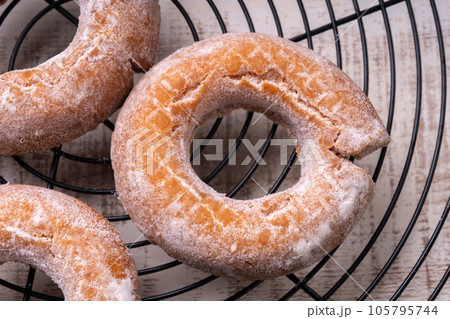 オールドファッションドーナッツ(シュガードーナッツ) オールドファッションドーナッツ(シュガードーナッツ) 105795744