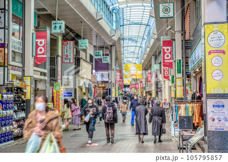東京の都市風景 高円寺駅 高円寺パル商店街 東京の都市風景 高円寺駅 高円寺パル商店街 105795857