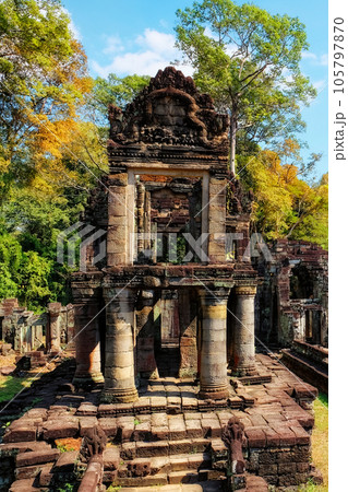 Time-honored marvels 105797870