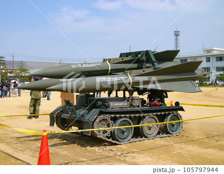 イベントで展示される陸上自衛隊のミサイル 105797944