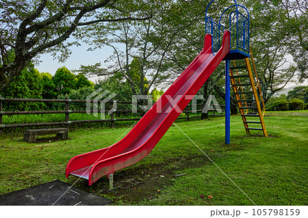 丸山公園 すべり台 丸山公園 すべり台 105798159