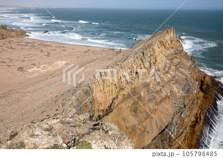 The bogenfels arch in namibia The bogenfels arch in namibia 105798485